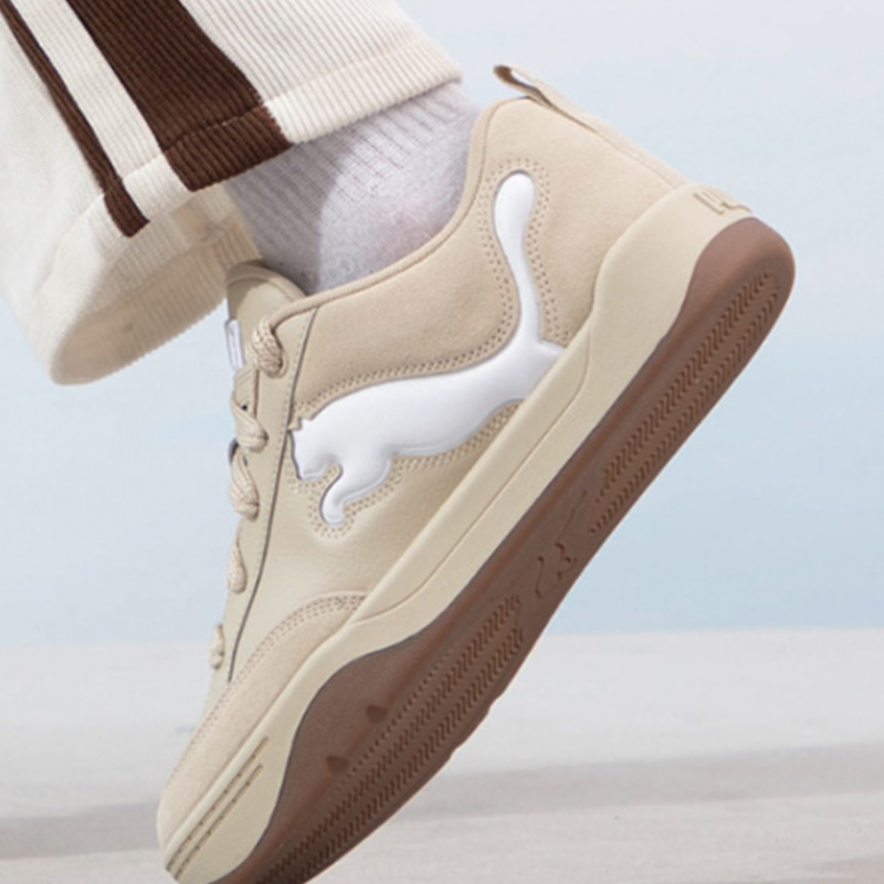 プーマ ミッド ロートップ クラシック ファッション 軽量  - Puma Shoes Suede Classic のレビューと価格