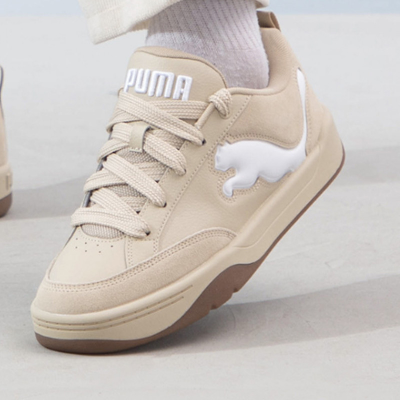 プーマ ミッド ロートップ クラシック ファッション 軽量  - Puma Shoes Suede Classic のレビューと価格